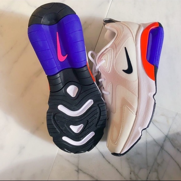 Air Max 200, multiple sizes available - Picture 4 of 9